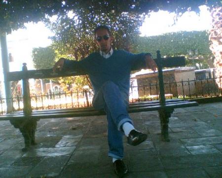 es  mi amigo mounir